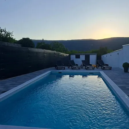 Merak Villa Kutilivac